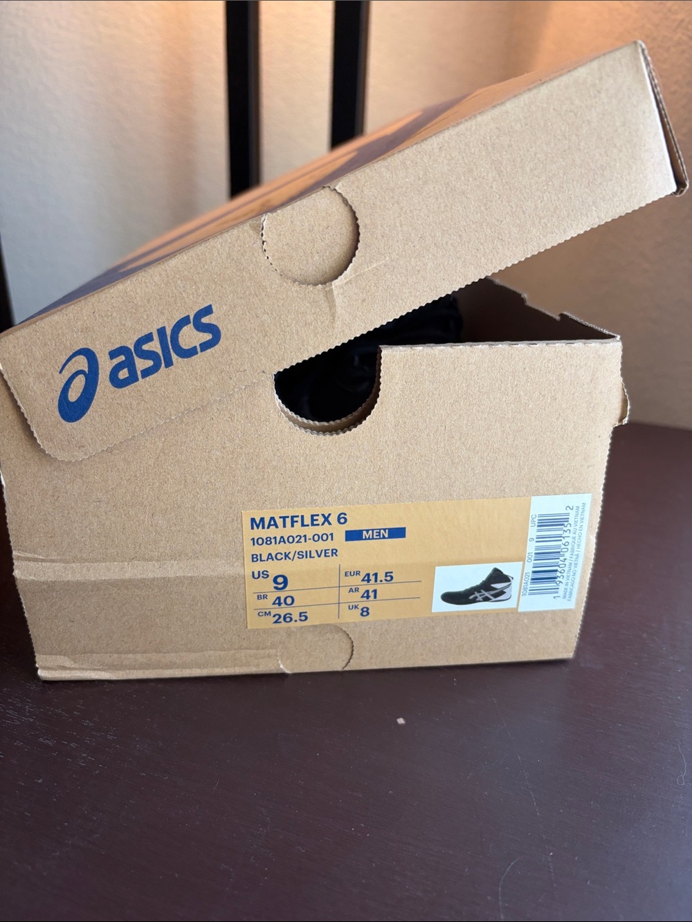 Asics Black and White Men's High-Top Athletic Wrestling Shoes - Picture 4 of 4